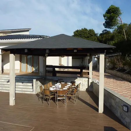 Vivalidays Kiros Villa *