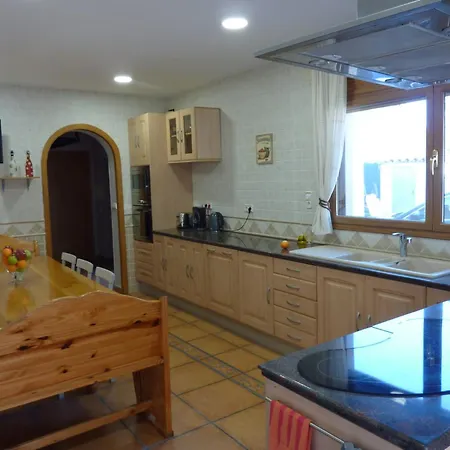 Vivalidays Kiros Villa *