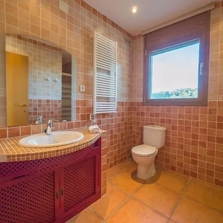 Vivalidays Kiros Villa *